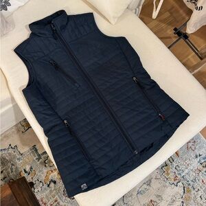 NEW Goldman Sachs Women's Navy Quilted Vest